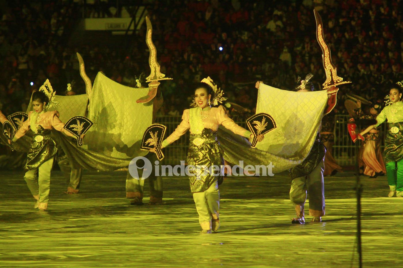 Hujan Renyai Tak Halang Lebih 20,000 Penonton Meriahkan Perasmian SUKMA 2018