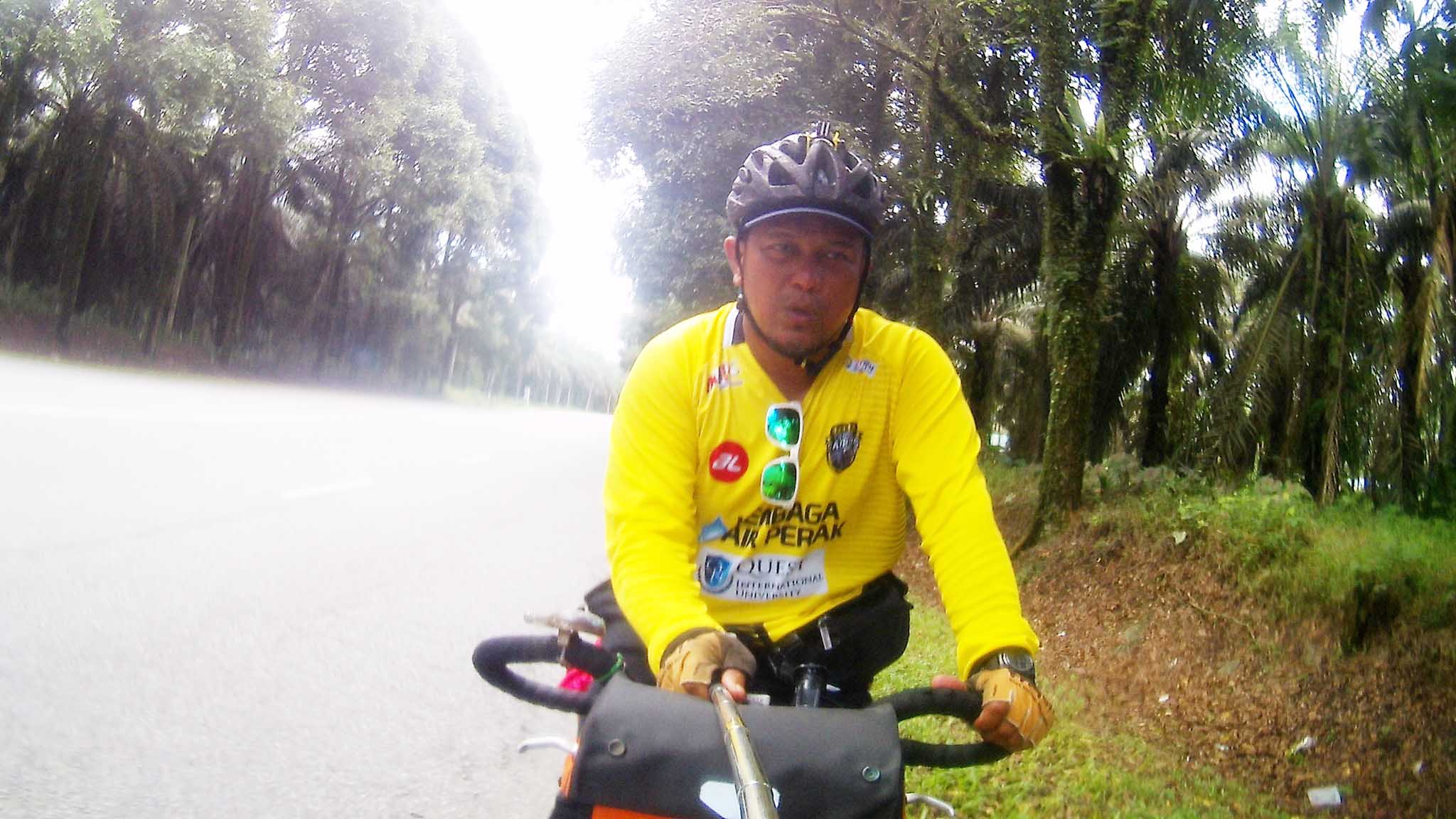 Kayuhan Solo Ke Shah Alam Saksikan Perlawanan Akhir