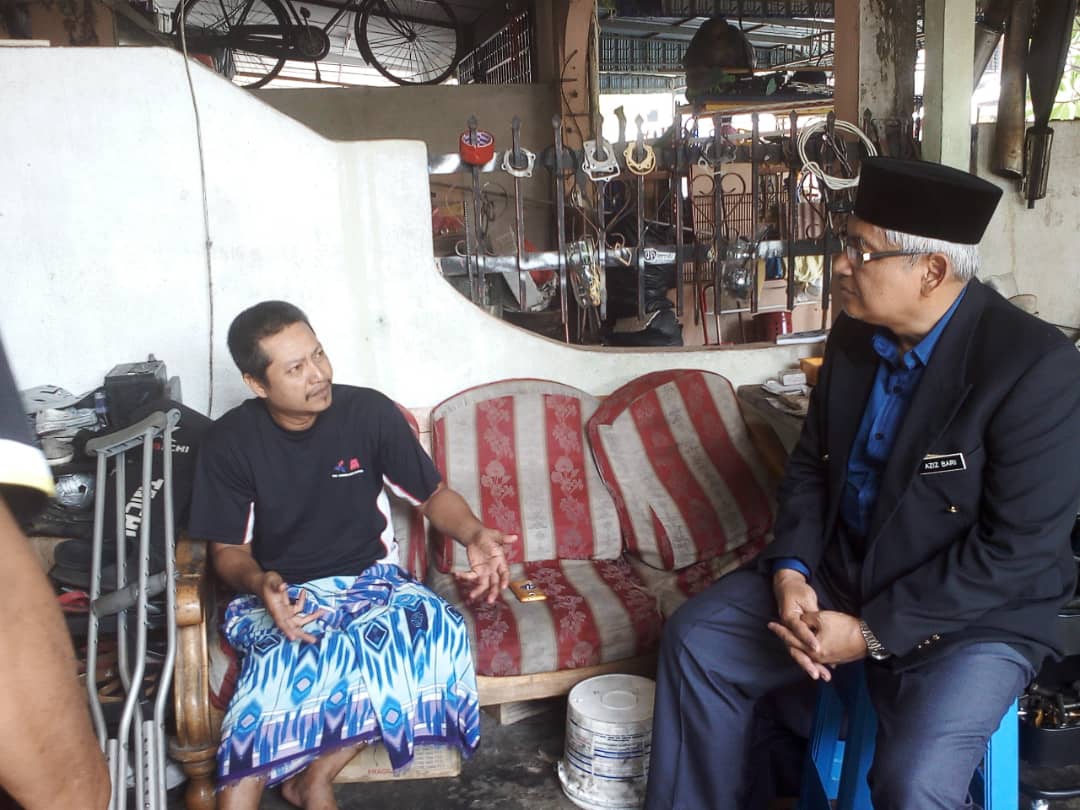 Bekas Mekanik Hilang Upaya Bekerja Dapat Simpati YB Dr Aziz Bari  